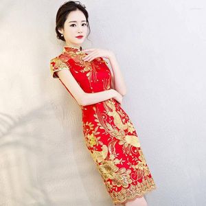 Etnische kleding Chinese stijl Elegante mandarijnkraag slanke cheongsam vrouwen rood borduurwerk qipao trouwfeestjurk toast