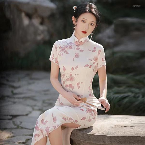 Ropa étnica Chino Tradicional Sexy Impreso Jacquard Satin Qipao Manga corta Botones hechos a mano Cheongsam Vestido de noche