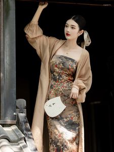 Vêtements ethniques Chinois Zen Femmes Robe Amélioration Qipao Style Rétro Peinture À L'huile Soutien-Gorge Cardigan Avec Deux Pièces Jupe Ensemble