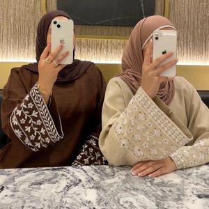 Etnische kleding Katoen Linnen Gesloten Abaya voor vrouwen Moslim Geborduurd Casual Abaya Dubai Luxe Turkije Hijab Jurk Ramadan Islam Kaftan