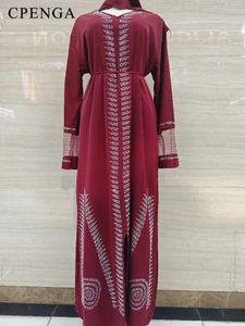 Vêtements ethniques Deluxe Dubai Diamond Femmes musulmanes Modest Robe Elegant Arabe Femmes Bandband Abaya 2024 Islamic Long Slave Trkiye Clothing T240510