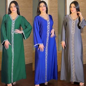 Vêtements ethniques Dubaï Abaya pour Mslim Femmes Robe Diamants Bande Garniture V-Cou Kaftan Robe Marocaine 2023 Ramadan Femme Robes de soirée turques