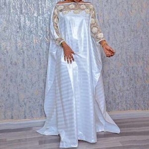 Vêtements ethniques Dubaï Robes africaines pour femmes Fashion musulmane Abaya Vêtements nigérians Ankara Dashiki Long Robe Broidered Kaftan Robe Djellaba 230324