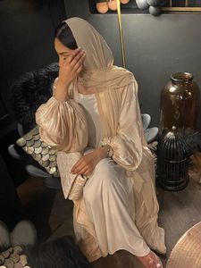 Etnische Kleding Eid Djellaba Abaya Dubai Glanzende Zachte Manchet Mouwen Moslim Jurk Zijdeachtige Kimono Dubai Turkije Moslim Jurk Islam Abaya Met Riem WY56 230720