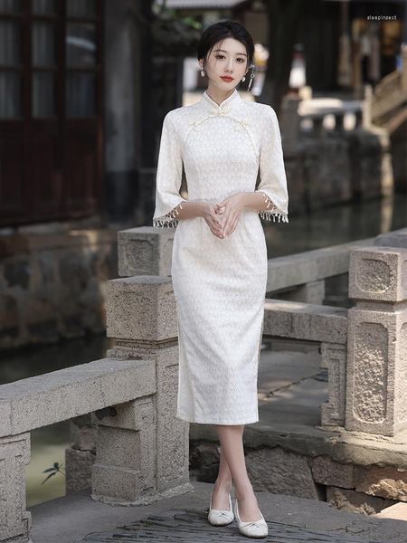 Ropa étnica Elegante borla con cuentas Siete puntos Manga Gasa Cheongsam Tradicional Collar mandarín Encaje Qipao Vestido diario chino