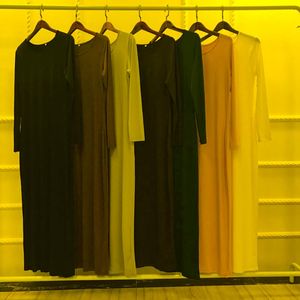 Vêtements ethniques élégant musulman à l'intérieur de la couleur pure Abaya arabe turc Singapour Jilbab Dubaï longue robe musulmans femmes robes islamique Wj1240Et