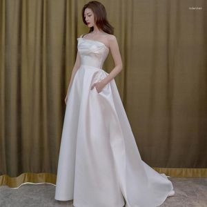 Ropa étnica Elegante Blanco Simple Satén Vestidos de novia Mujeres Tube Top Vestido de fiesta de noche Vestidos De Novia
