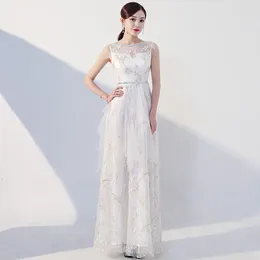 Etnische kleding Borduren Cheongsam Witte avondjurken Modern See Through Qi Pao Dames Chinese jurk Qipao Promotie Oosterse feestjurk