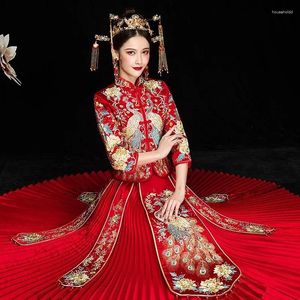 Etnische kleding borduurwerk rand xiuhe delicate rode standaard kraag pauw elegant slanke cheongsam bruid huwelijk set toast big size 10xl