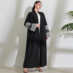 Vêtements ethniques broderie Kimono Robe musulman surdimensionné Abaya Syari Femelle Taseel Full Taseel Service Open avec Belt