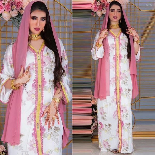 Vêtements ethniques Est Robe de broderie soyeuse Robe musulmane Abaya Syari Femme Robe de soirée en soie à capuche Service de culte Abayas Wy702