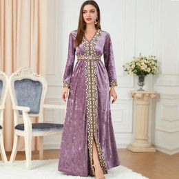 Vêtements ethniques Automne et hiver Robe musulmane Abayas pour femmes brodées Fête marocaine Slim Col V Split Turc