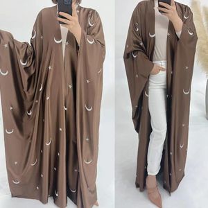 Vêtements ethniques Fashion Moon broderie Kimono Robe musulman surdimensionné Abaya Syari Femelle Full Longueur Service de culte Abayas