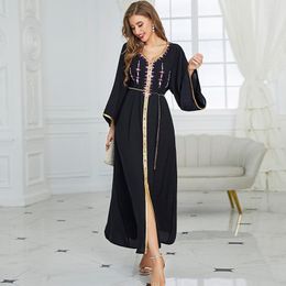 Vêtements ethniques Mode Robe musulmane Noir Cousu à la main Perceuse Robe à col en V Ramadan Maxi 2022 Kaftan Abayas Djellaba Marocain