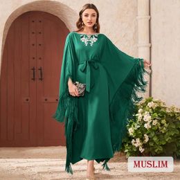 Ropa étnica Moda Musulmana Mujeres Fiesta Abaya Dubai Elegante Bordado Verde Abayas Vestido de borla con apuesta Mujer Kaftan Musulman Robe