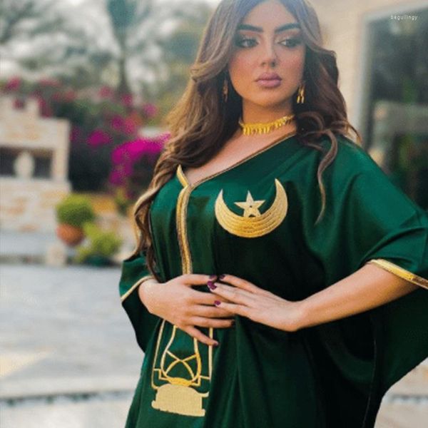 Ropa étnica moda satén Kaftan verde Maxi vestido con cuello en V Abayas para mujeres Golden Moon patrón Patchwork manga murciélago Gamis musulmán Wanita