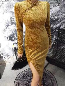 Etnische kleding vrouwelijke qipao mandarijn kraag lange mouw fluweel fluweel cheongsam elegante Chinese jurk goud bloem nieuwigheid satijn avondjurk