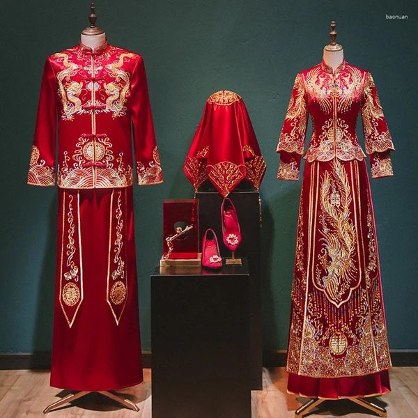Ropa étnica Precioso dorado rojo Xiuhe traje tradicional estilo chino mujeres vestido de novia rebordear diamantes de imitación mangas largas conjunto de novia