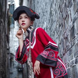 Ropa étnica Guizhou Yi Bordado para adultos Ropa personalizada Minorías Viajes Pografía Rendimiento Accesorios de disfraces