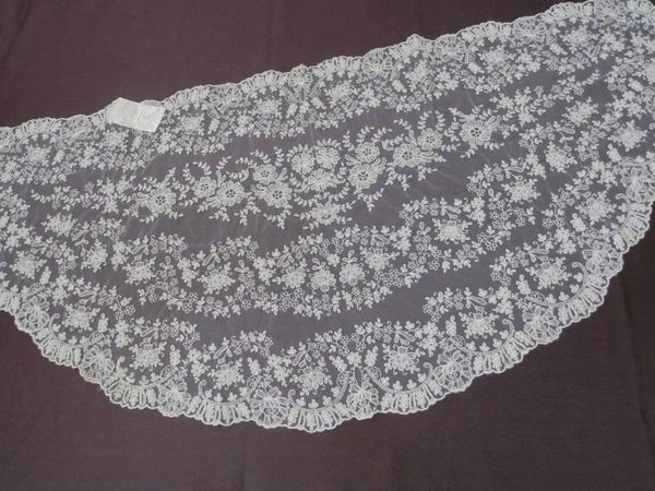 Vêtements ethniques Demi-Lune Broderie Dentelle Mantilla Voile catholique espagnol