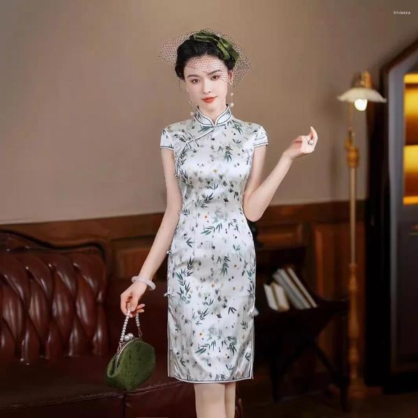 Vêtements ethniques de haute qualité Real Silk Qipao Cheongsam Top Jirt Slim Fit Hanfu Robe de soirée élégante Old Shanghai-Taist-Flaigning Lady