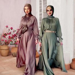 Ropa étnica Hijab Satén Vestido musulmán con cinturón Abaya Dubai Turquía Árabe Vestidos africanos para mujeres Islámico Kaftan Robe Femme Musulmane