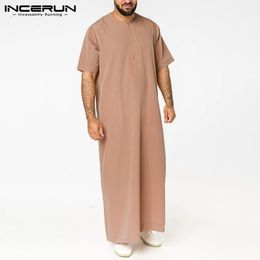 Ropa étnica INCERUN Hombres Túnicas de color sólido Estilo saudita Cremallera Jubba Thobe Hombre Vintage Manga corta O Cuello Musulmán Árabe Ropa islámica 5XL 230710