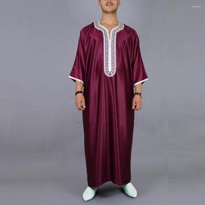 Vêtements ethniques Islamique Hommes Mode Musulmane Brodé Jubba Thobes Homme Caftan Marocain Eid Prière Longue Robe Abaya Caftan Robe Saoudienne