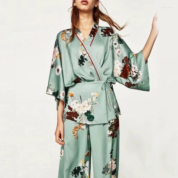 Vêtements ethniques Style japonais Rétro Kimono pour les dames Summer Fashion Floral Printing Loose Lacing Laçage Cardigan Sauna Vêtements fumantes