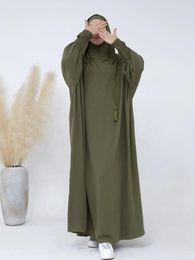 Etnische kleding Jilbab Hijab Vrouwen Abaya met hechte solide casual batwing mouw Tassel moslim Saoedi -gebed kaftan oosterse gewaden
