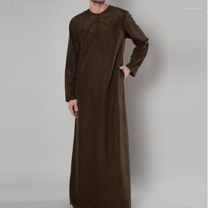 Vêtements ethniques Jubba thobe Muslim Fashion Pakistan Islam Islam Saudi Arabe Men Middle East Dubaï Malaisie Mente Men's Long Shirt Robe