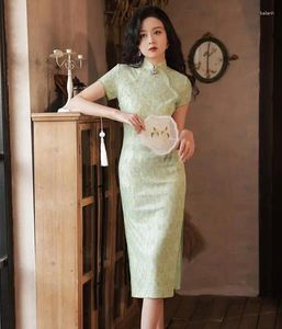 Vêtements ethniques Lace Fashion Cheongsam Style chinois Mandarin Collier Robe Banquet d'été Banquet Qipao Slim Robes de fête Vestido