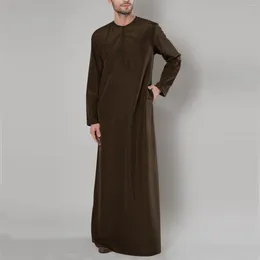 Etnische kleding lange mouw moslim abaya jubba thobe voor mannen Kaftan Pakistan Saoedi -Arabië djellaba islam gebedsgewaad Afghaanse jurken