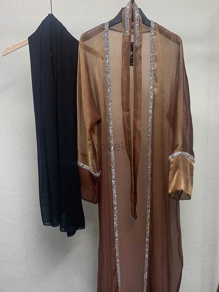 Vêtements ethniques Abayas de luxe Set pour les femmes Two Piece sans robes intérieures Dubaï Robe avec ceinture de perles de hijab 2024 Nouveau design Kaftan Muslim Set D240419