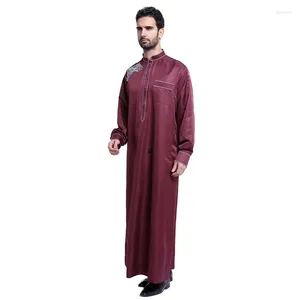Vêtements ethniques Hommes Mode Ramadan Robe pour hommes Moyen-Orient Arabe Printemps Été 2023 Kaftan Marocain Arabie Bureau