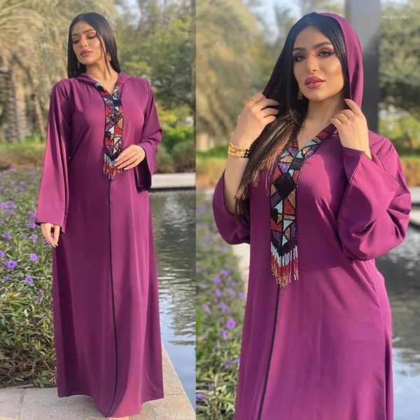 Ropa étnica Oriente Medio Musulmán Luz Lujo Color con capucha Borla Traje popular Saudi Dubai Mujeres