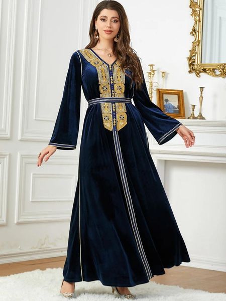 Vêtements ethniques Moyen-Orient Robe musulmane Automne et hiver Velvet Applique Robe Dubaï Arabian Mode Femme Robes de soirée Abaya