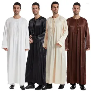 Vêtements ethniques Moyen-Orient Ramadan Eid Musulman Mens Robe de couleur unie Jubba Thobe Arabe Islamique Homme Robe Dubaï Abaya Turc Maroc