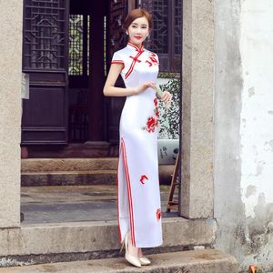 Ropa étnica Boda china moderna Vestidos tradicionales Vestido largo Cheongsam Bordado Qipao Seda Elegante Qi Pao Verano Mujeres Sexy