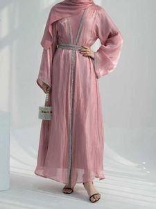 Vêtements ethniques Muslim Abaya pour femmes robe Eid 2 pièces Set Diamond Maroc Ramadan Lace-Up Abayas Kaftan Islam Cardigan Dubaï Arabe Long Robe T240515