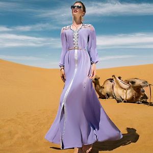 Ropa étnica Musulmana Abayas Mujeres Ligeras Diamantes cosidos de lujo Vestido de encaje Medio Oriente Moda de manga larga