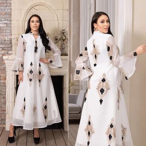 Etnische kleding moslimavond feestjurk vrouwen islamitische wijd uitlopende mouwen geborduurd witte chiffon lange mantel abaya dubai hijab jurken