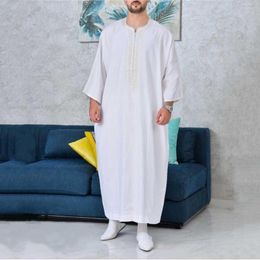 Vêtements ethniques Musulman Islamique Hommes Arabe Vêtements Brodé Jubba Thobes Qamis Homme Caftan Caftan Eid Prière Abayas Pakistan Robes