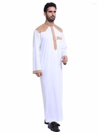 Ropa étnica Hombres musulmanes Jubba Thobe Apliques islámicos Kimono Vestido largo Turquía Musulim Wear Ropa de tienda turca para