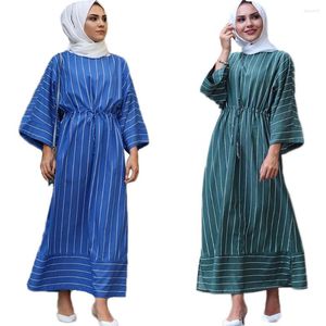 Etnische kleding Moslimstrepen Lange jurk losse Kaftan Arab Jilbaba Abaya Flare Sleeve Midden -Oosten Turks plus size Robe eenvoudig ontwerp