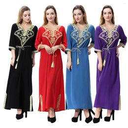 Vêtements ethniques Musulman Summer Lady Demi-manche V-Cou Ceinture appliquée Abaya Arabe Femmes Couleur Solide Traditionnelle Longueur de la cheville Robe Maxi Robe