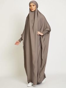Vêtements ethniques Femmes musulmanes Jilbab Une robe de prière en une pièce Hooded Abaya Smocking Manched Islamic Dubaï Saudi Black Robe Turkish Modesty