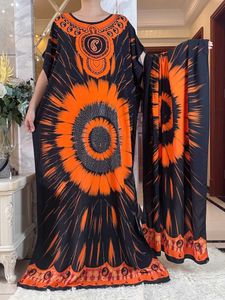 Vêtements ethniques Nouveaux Dubaï Muslim Coton Robe Femmes Loose MAXI ROBE DIAMANDS FLORALES FEMME MUSULMANE Africain Imprimez floral Abaya avec une grande écharpe T240510