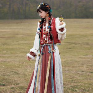 Vêtements ethniques Nouveau Costume Hanfu Tang Dynasty Chemisier en peluche Tops courts Jupe longue Festival traditionnel chinois Come Grassland Girl Dress DQL7971 G230428
