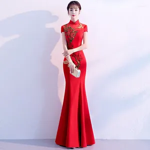 Ropa étnica Estilo oriental Fiesta Vestidos de noche China Rojo Tradicional Vestido de novia chino Casado Bordado Cheongsam Qipao Largo